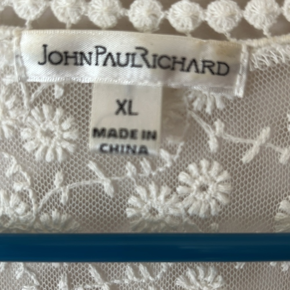 John Paul Richard Raelinn Crochet Detail Top Size XL Ivory Color - Picture 2 of 10